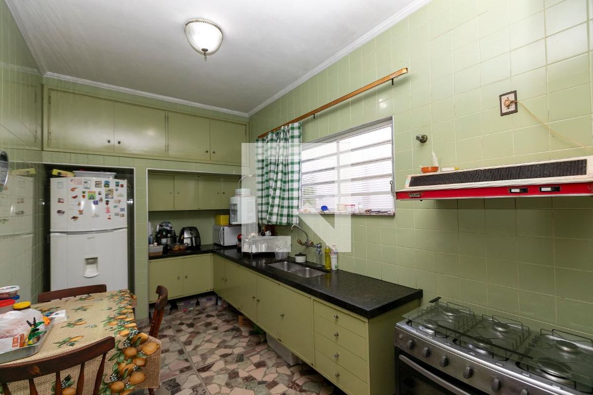 Casa à Venda - Taquaral, 4 Quartos,  200 m2 em , Campinas - sp | SoloBR