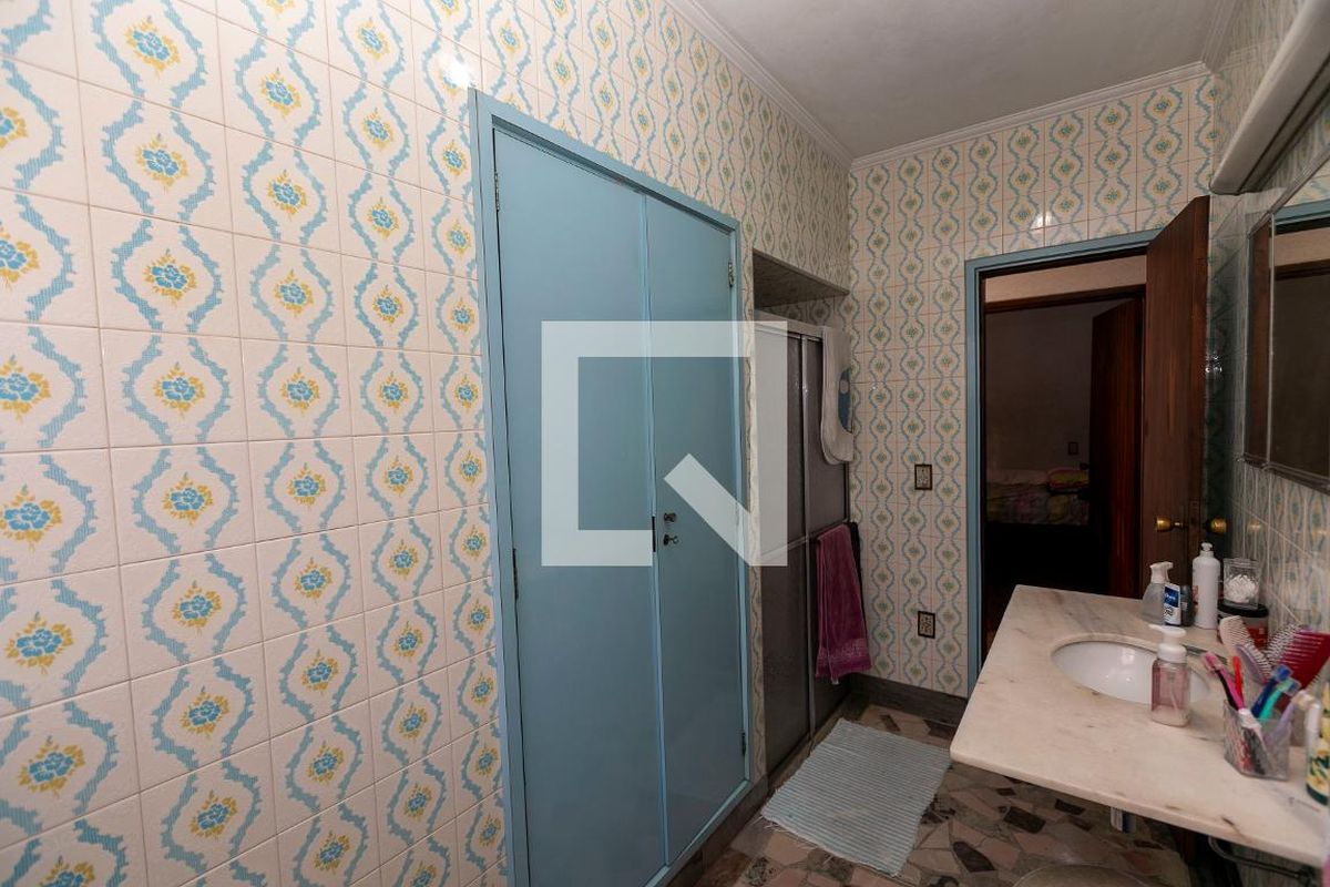 Casa à Venda - Taquaral, 4 Quartos,  200 m2 em , Campinas - sp | SoloBR