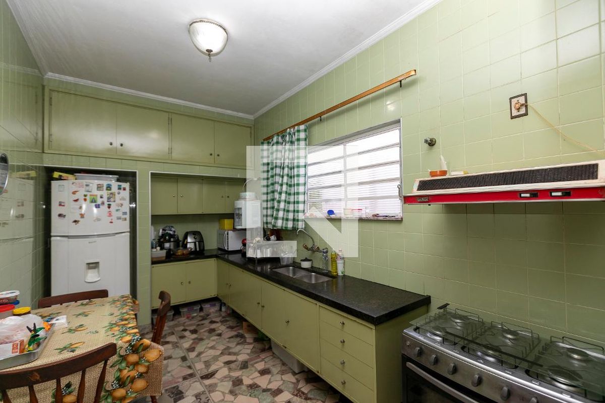 Casa à Venda - Taquaral, 4 Quartos,  200 m2 em , Campinas - sp | SoloBR