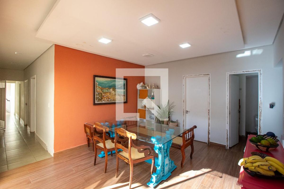 Casa à Venda - Guanabara, 6 Quartos,  230 m2 em , Campinas - sp | SoloBR