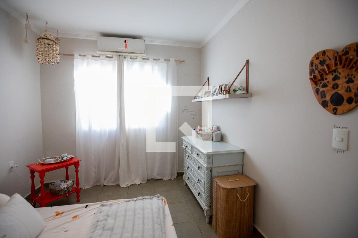 Casa à Venda - Guanabara, 6 Quartos,  230 m2 em , Campinas - sp | SoloBR