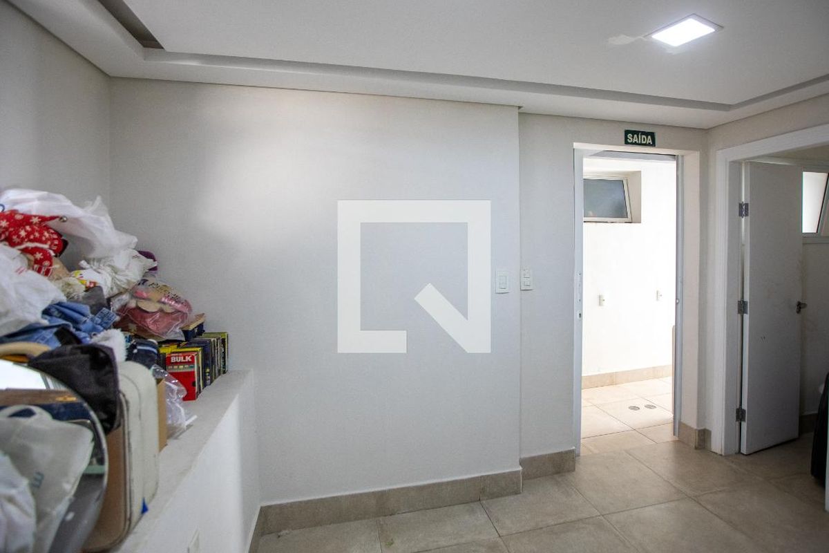 Casa à Venda - Guanabara, 6 Quartos,  230 m2 em , Campinas - sp | SoloBR