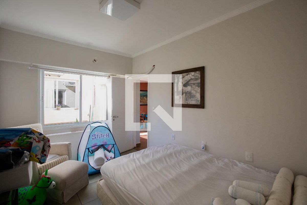 Casa à Venda - Guanabara, 6 Quartos,  230 m2 em , Campinas - sp | SoloBR