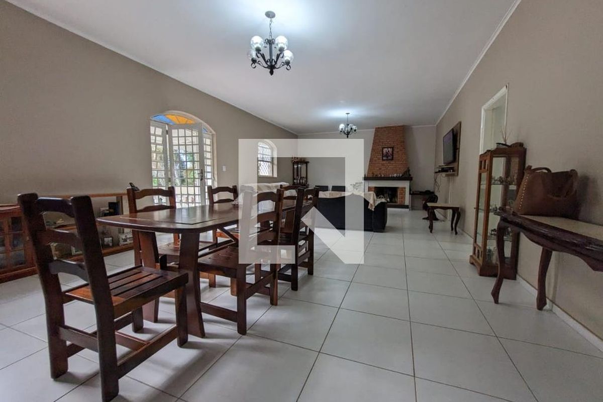 Casa à Venda - Jardim Flamboyant, 3 Quartos,  207 m2 em , Campinas - sp | SoloBR