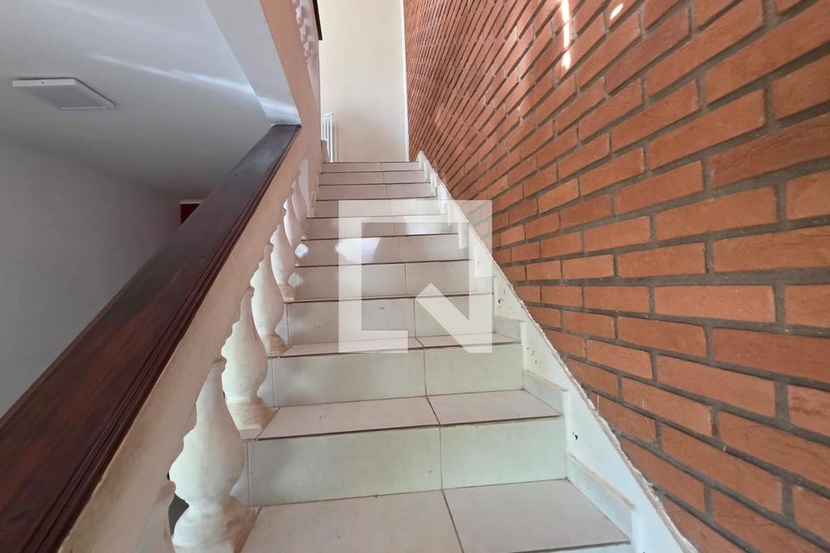 Casa à Venda - Jardim Flamboyant, 3 Quartos,  207 m2 em , Campinas - sp | SoloBR