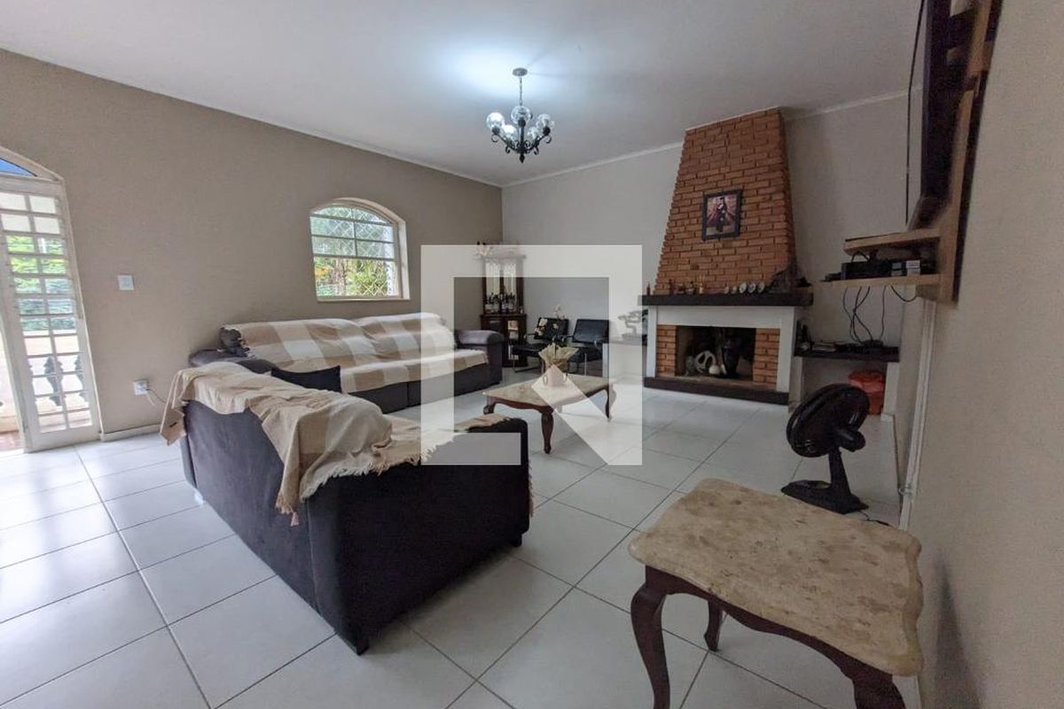 Casa à Venda - Jardim Flamboyant, 3 Quartos,  207 m2 em , Campinas - sp | SoloBR