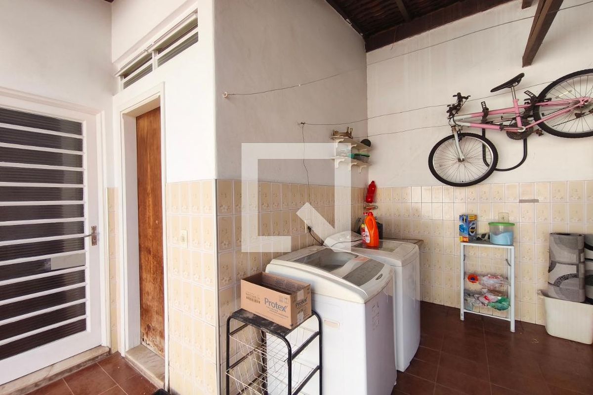 Casa à Venda - Parque Prado, 3 Quartos,  140 m2 em , Campinas - sp | SoloBR