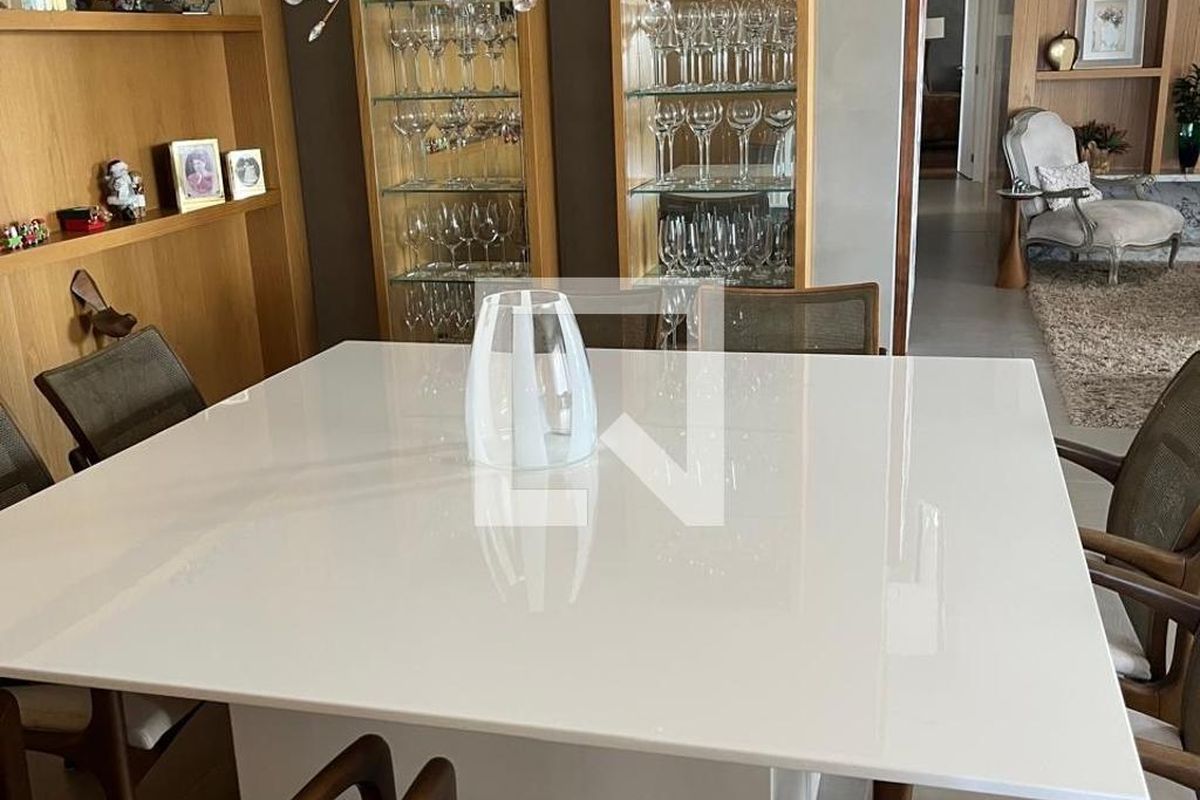 Apartamento à Venda - Cambuí, 3 Quartos,  213 m2 em , Campinas - sp | SoloBR