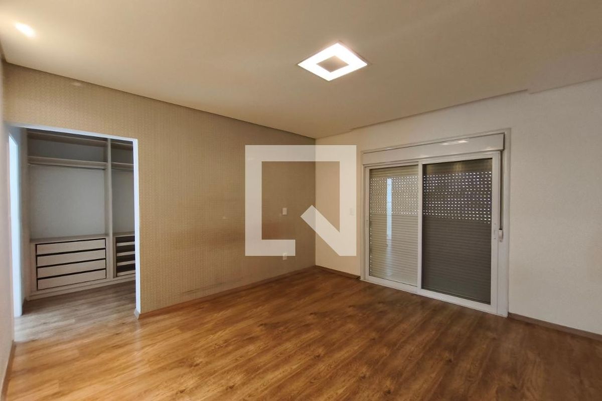 Casa à Venda - Swiss Park, 3 Quartos,  242 m2 em , Campinas - sp | SoloBR