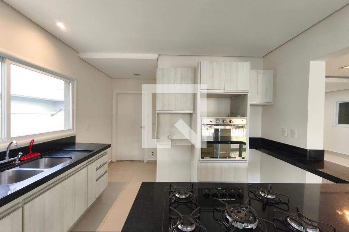 Casa à Venda - Swiss Park, 3 Quartos,  242 m2 em , Campinas - sp | SoloBR