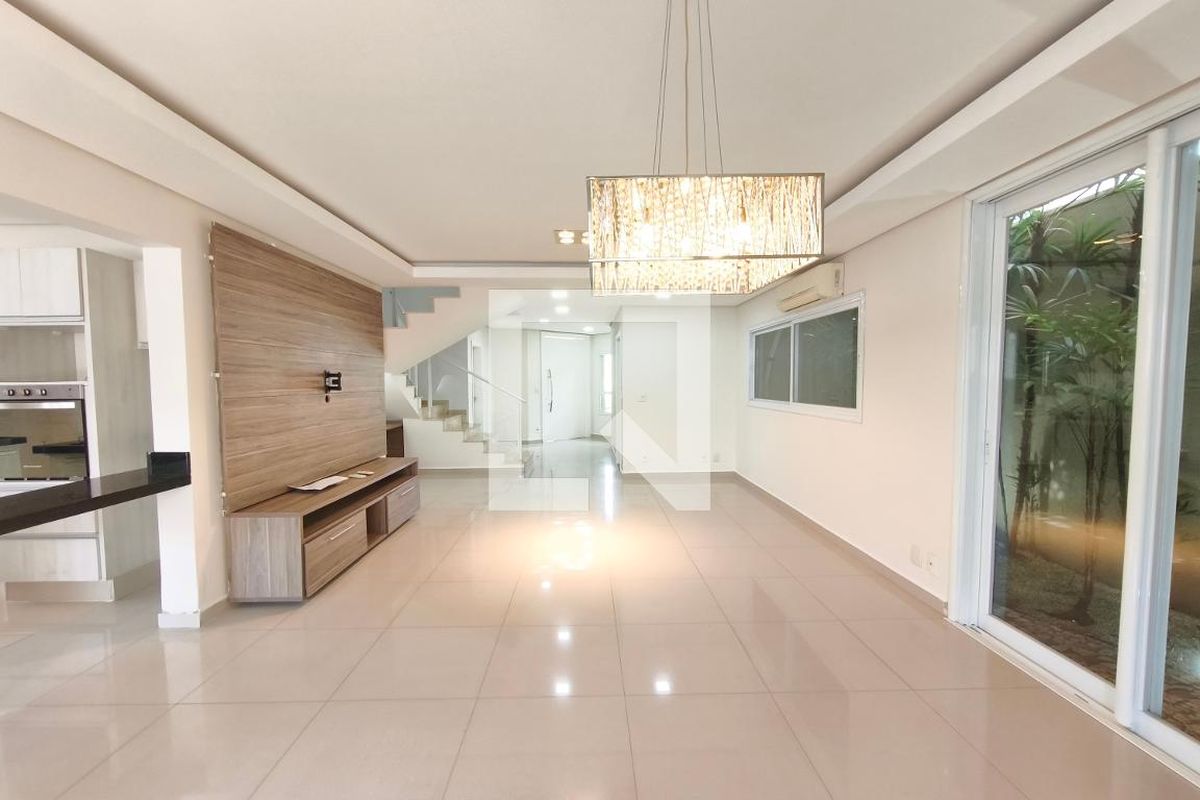 Casa à Venda - Swiss Park, 3 Quartos,  242 m2 em , Campinas - sp | SoloBR