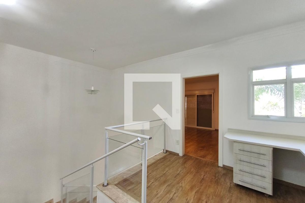 Casa à Venda - Swiss Park, 3 Quartos,  242 m2 em , Campinas - sp | SoloBR
