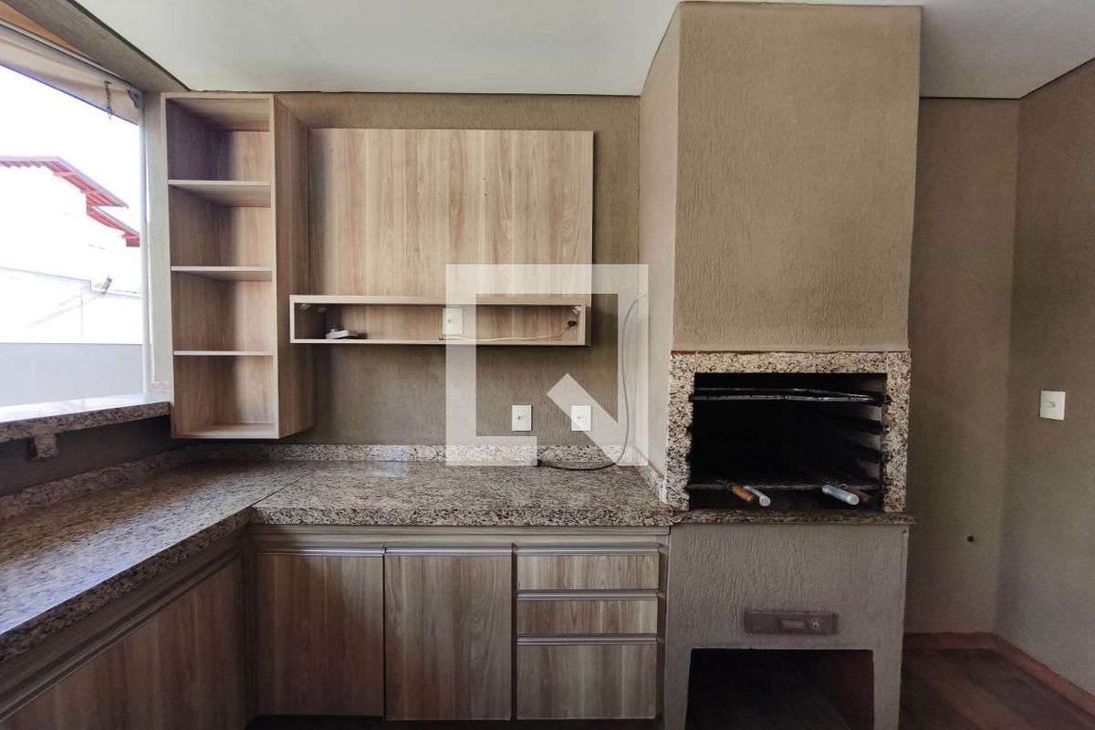 Casa à Venda - Swiss Park, 3 Quartos,  242 m2 em , Campinas - sp | SoloBR