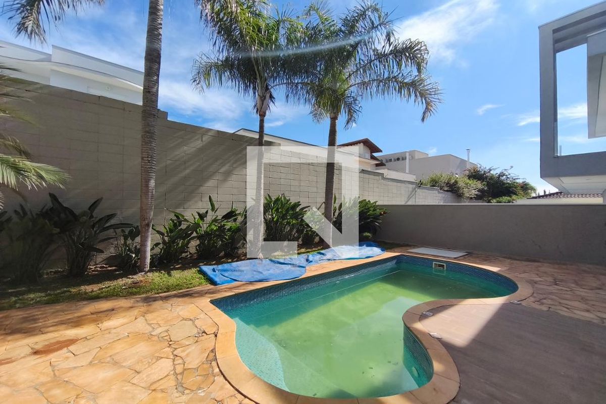 Casa à Venda - Swiss Park, 3 Quartos,  242 m2 em , Campinas - sp | SoloBR