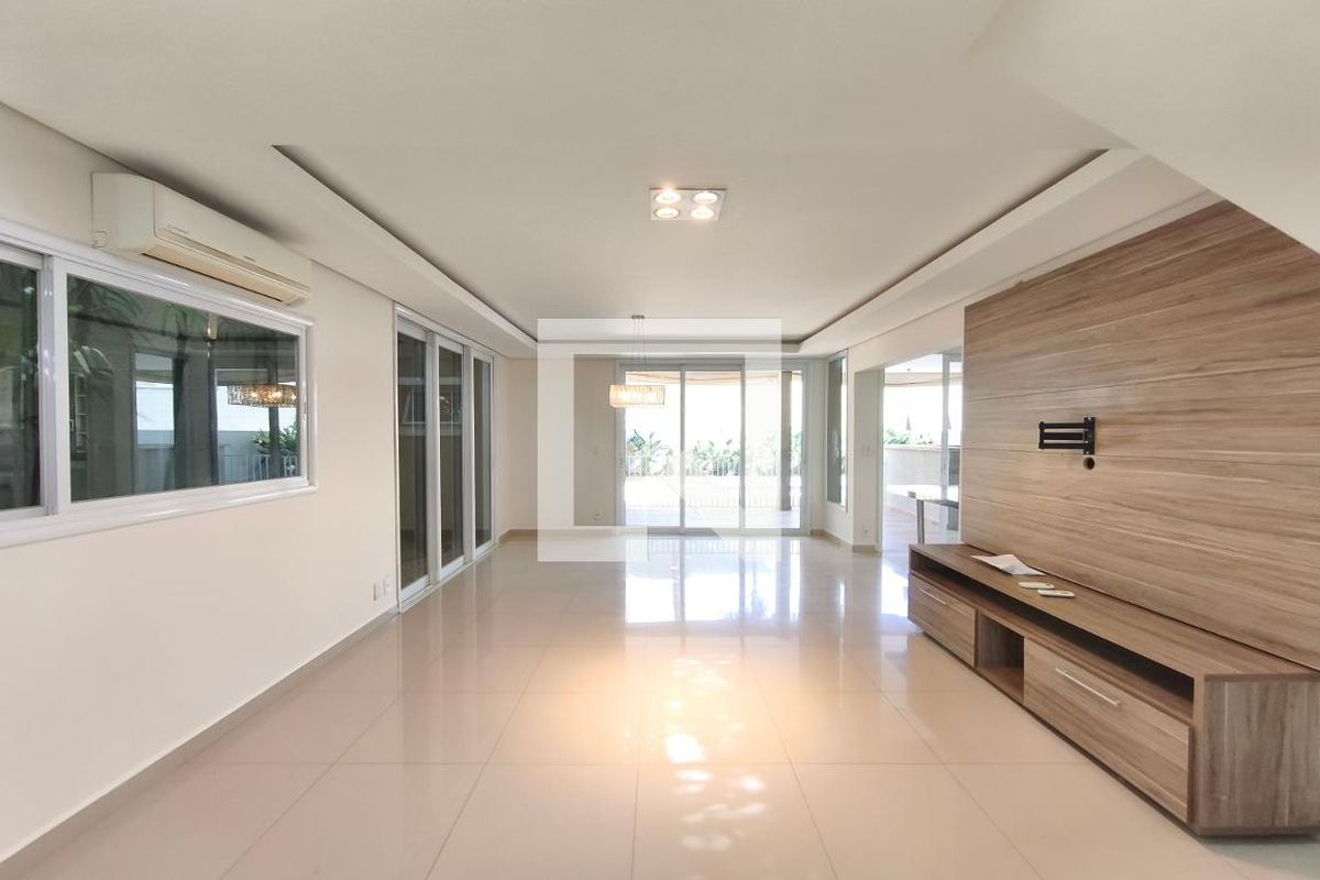 Casa à Venda - Swiss Park, 3 Quartos,  242 m2 em , Campinas - sp | SoloBR