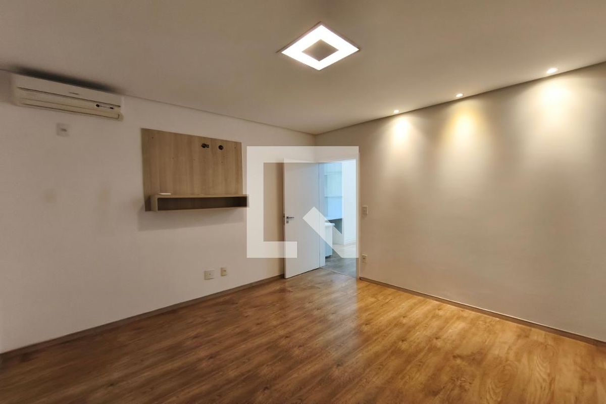 Casa à Venda - Swiss Park, 3 Quartos,  242 m2 em , Campinas - sp | SoloBR