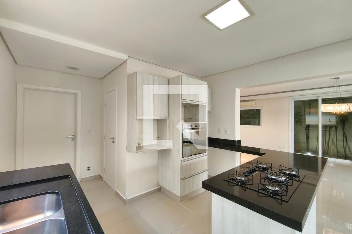 Casa à Venda - Swiss Park, 3 Quartos,  242 m2 em , Campinas - sp | SoloBR