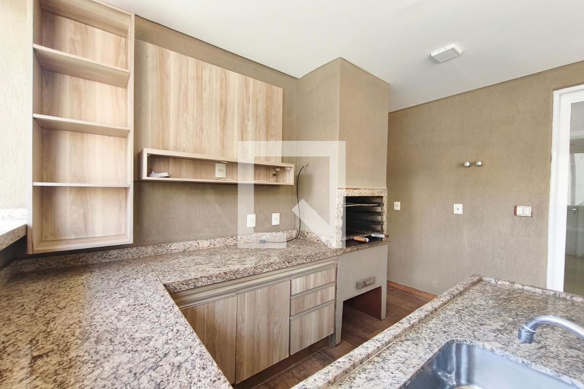 Casa à Venda - Swiss Park, 3 Quartos,  242 m2 em , Campinas - sp | SoloBR