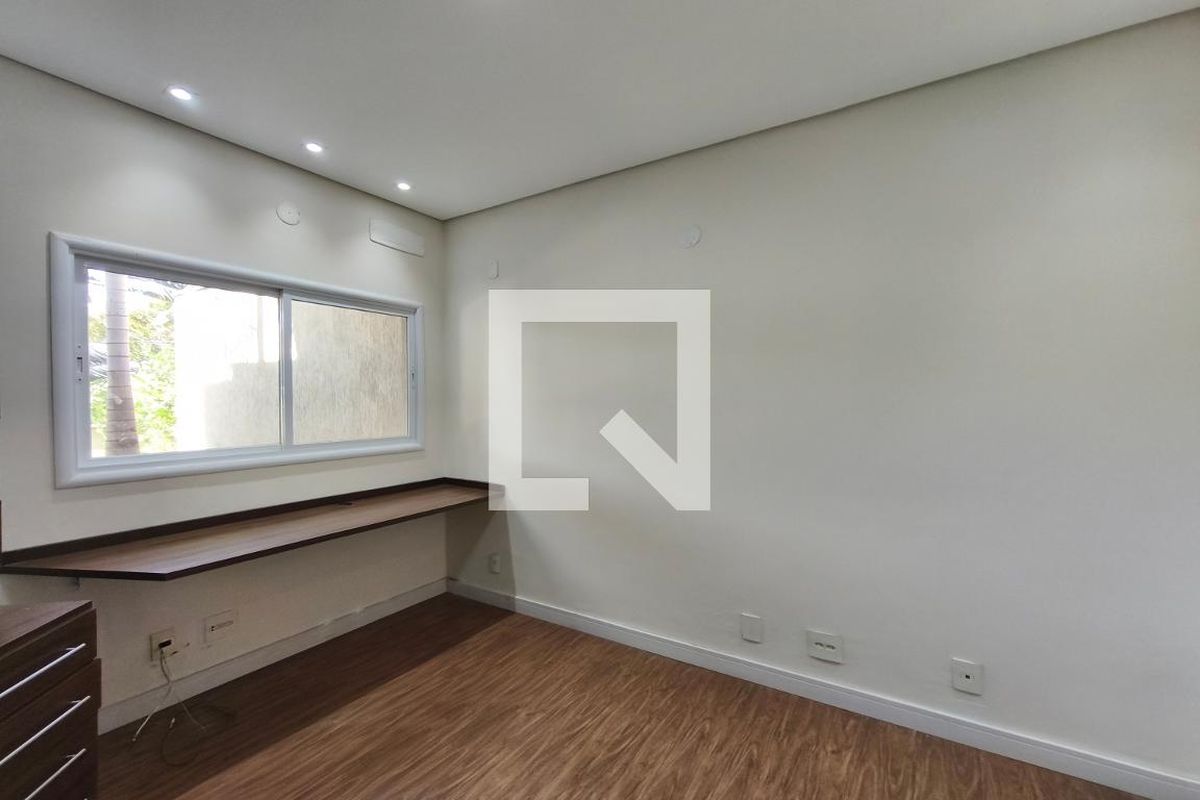Casa à Venda - Swiss Park, 3 Quartos,  242 m2 em , Campinas - sp | SoloBR