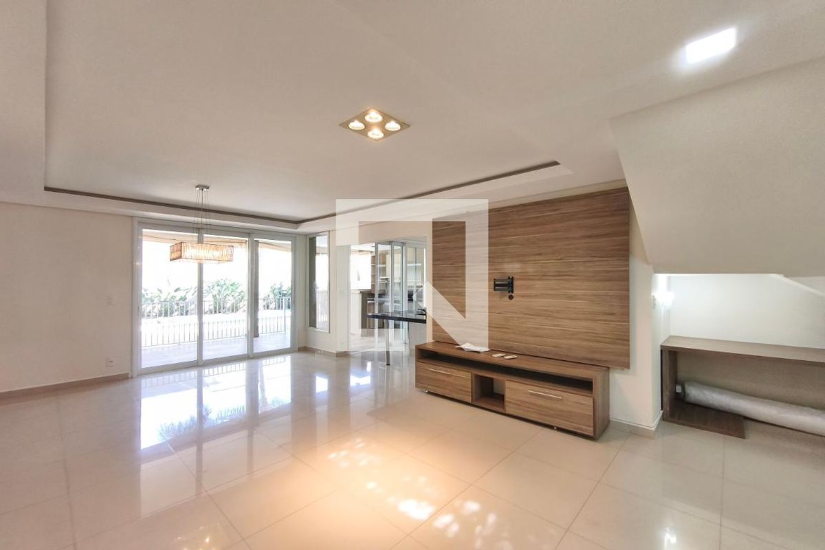 Casa à Venda - Swiss Park, 3 Quartos,  242 m2 em , Campinas - sp | SoloBR