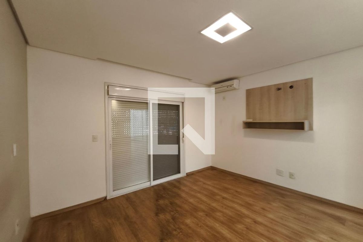 Casa à Venda - Swiss Park, 3 Quartos,  242 m2 em , Campinas - sp | SoloBR