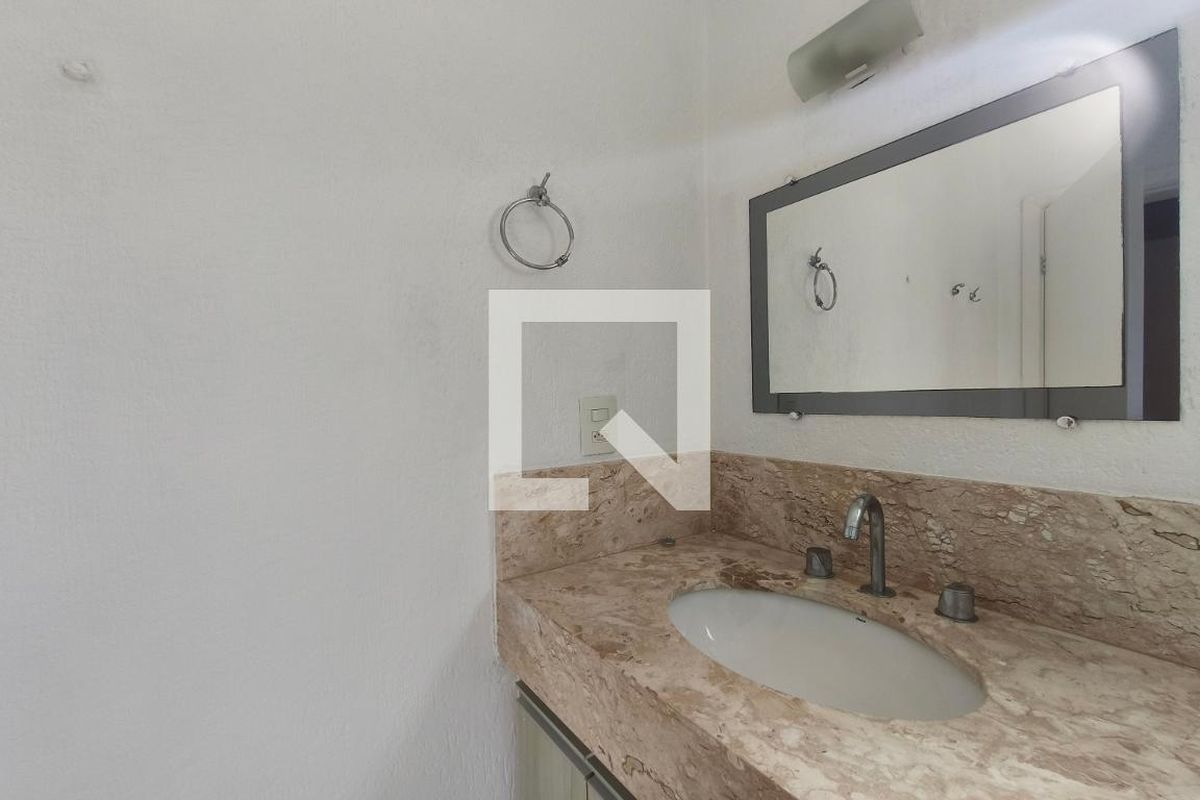 Casa à Venda - Swiss Park, 3 Quartos,  242 m2 em , Campinas - sp | SoloBR