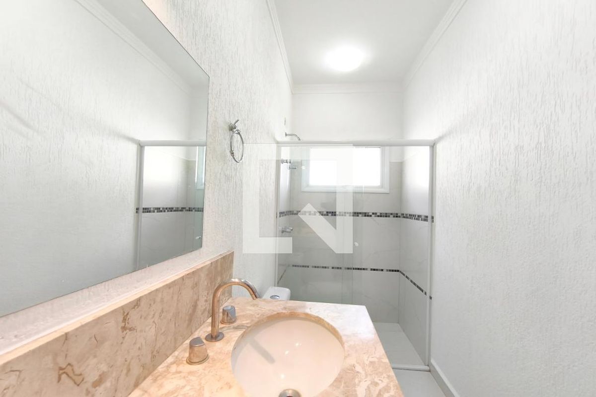 Casa à Venda - Swiss Park, 3 Quartos,  242 m2 em , Campinas - sp | SoloBR