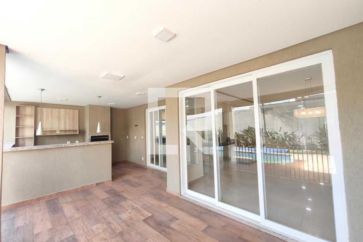 Casa à Venda - Swiss Park, 3 Quartos,  242 m2 em , Campinas - sp | SoloBR
