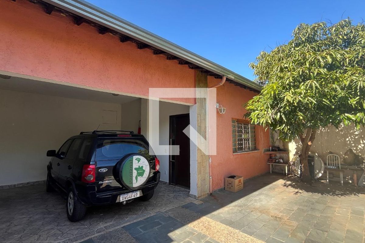 Casa à Venda - Jardim Santana, 5 Quartos,  150 m2 em , Campinas - sp | SoloBR