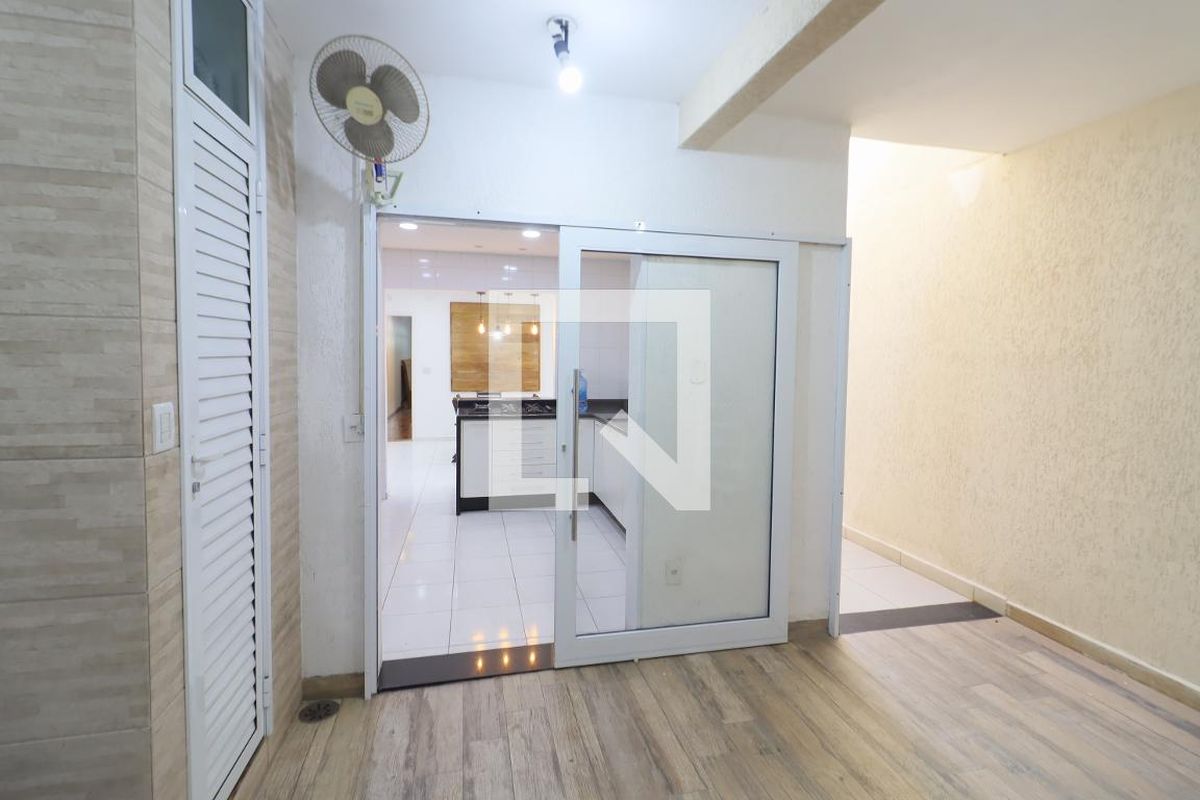 Casa, 3 quartos, 200 m² - Foto 42