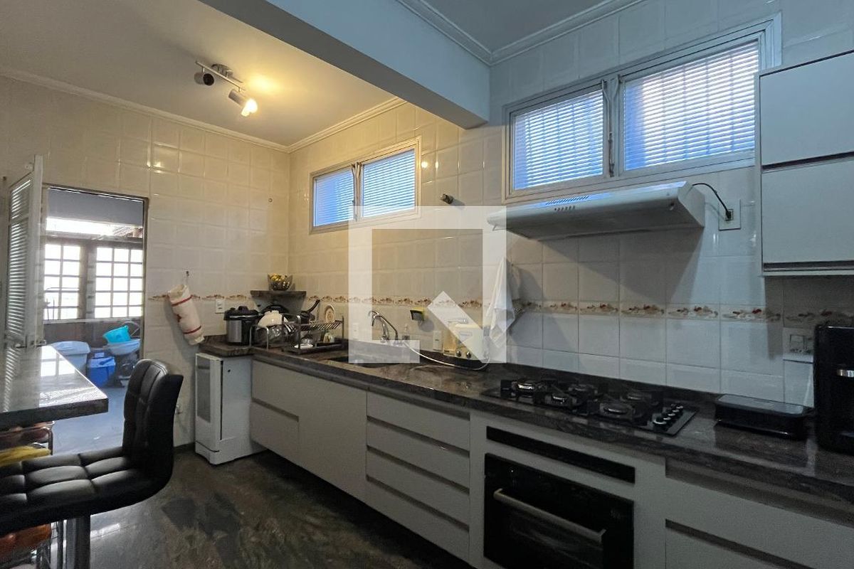 Casa à Venda - Jardim Chapadão, 5 Quartos,  382 m2 em , Campinas - sp | SoloBR