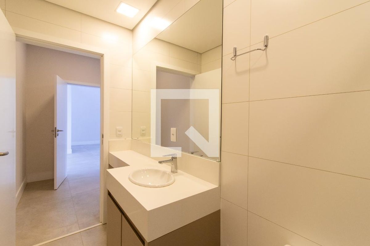 Casa à Venda - Res. Parque dos Alecrins, 4 Quartos,  285 m2 em , Campinas - sp | SoloBR