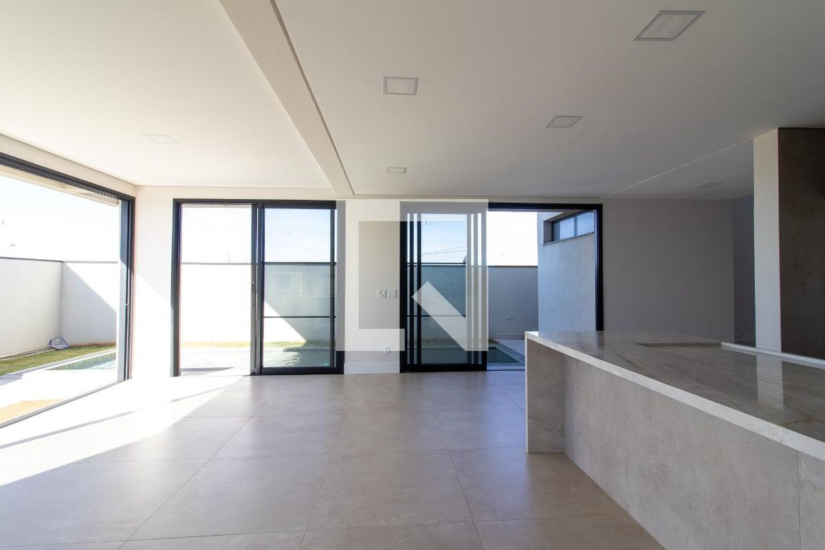 Casa à Venda - Res. Parque dos Alecrins, 4 Quartos,  285 m2 em , Campinas - sp | SoloBR