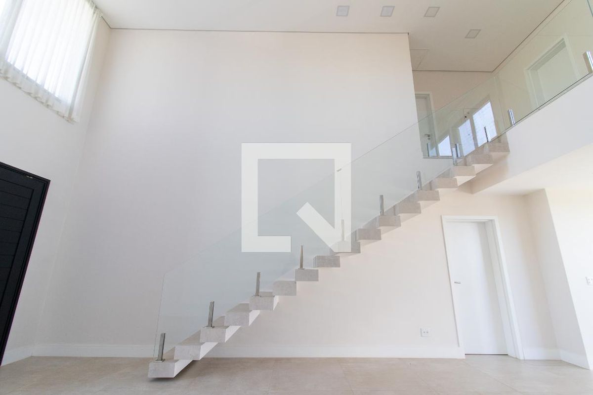 Casa à Venda - Res. Parque dos Alecrins, 4 Quartos,  285 m2 em , Campinas - sp | SoloBR