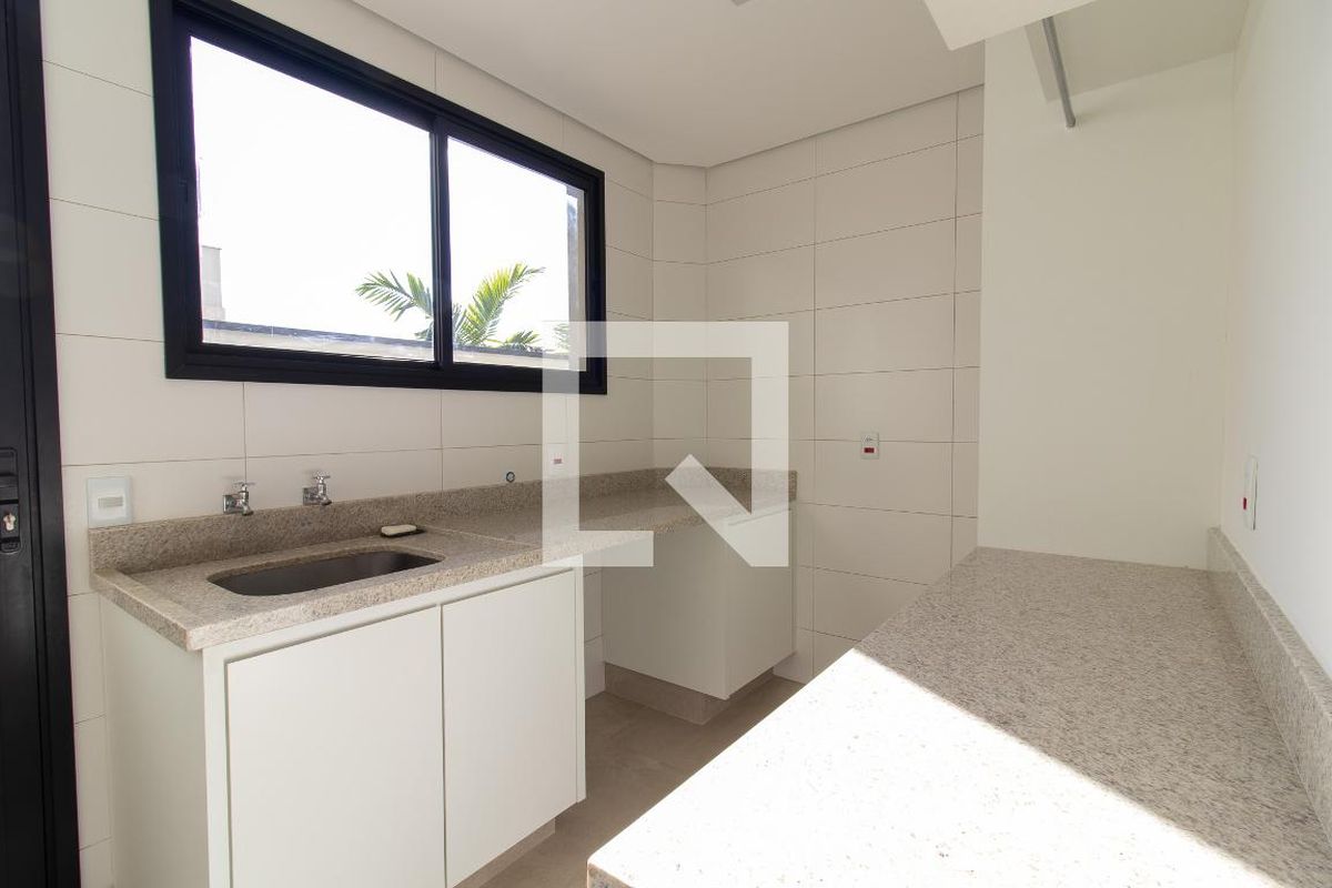 Casa à Venda - Res. Parque dos Alecrins, 4 Quartos,  285 m2 em , Campinas - sp | SoloBR
