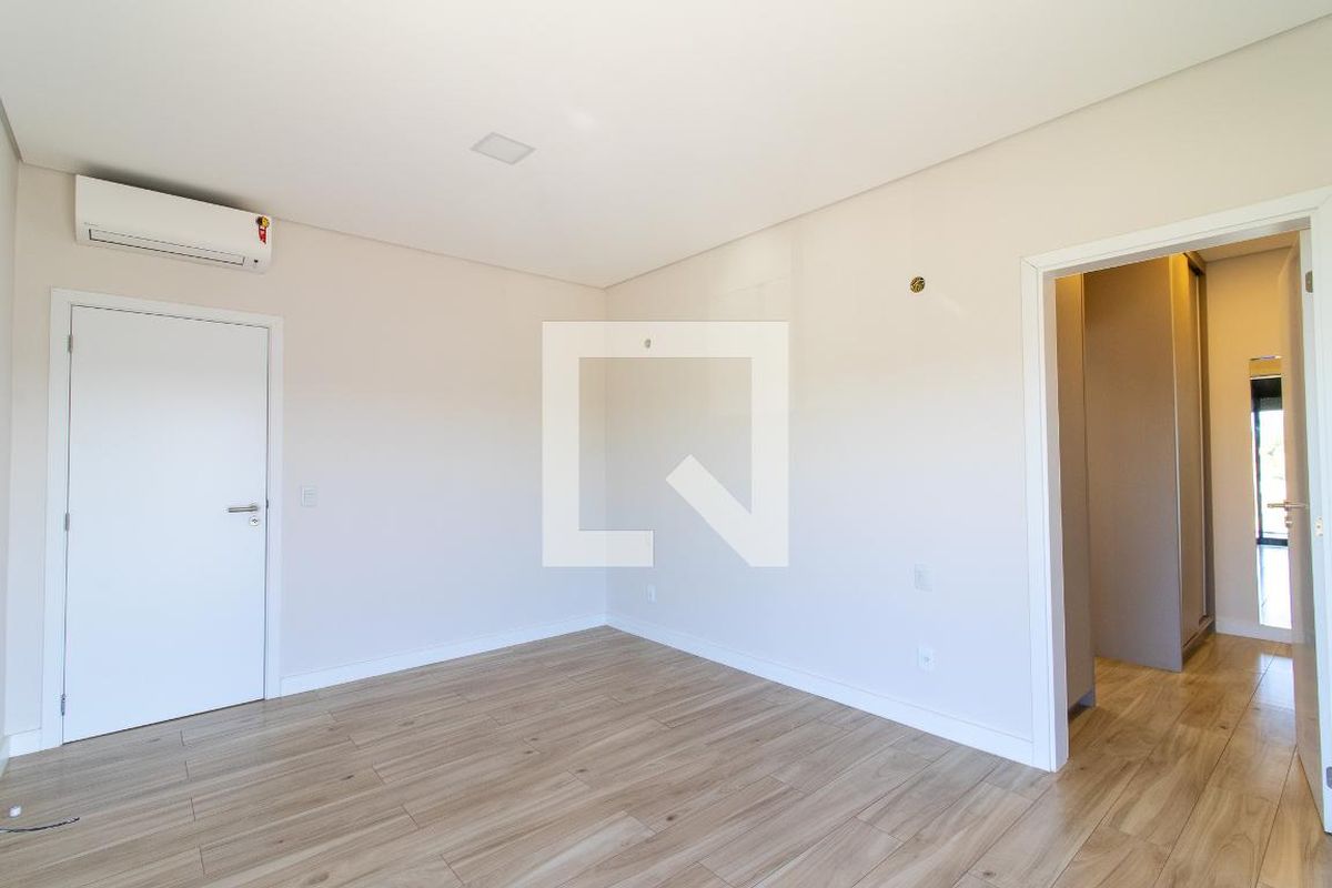 Casa à Venda - Res. Parque dos Alecrins, 4 Quartos,  285 m2 em , Campinas - sp | SoloBR
