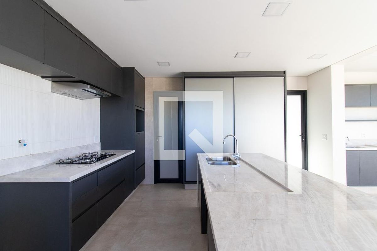 Casa à Venda - Res. Parque dos Alecrins, 4 Quartos,  285 m2 em , Campinas - sp | SoloBR