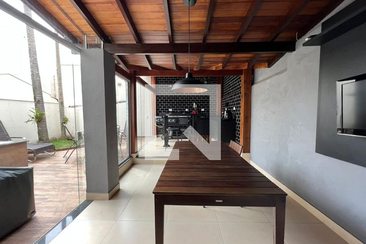 Casa à Venda - Fazenda Santa Cândida, 3 Quartos,  165 m2 em , Campinas - sp | SoloBR