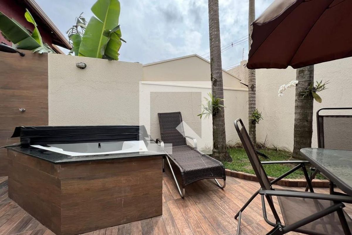 Casa à Venda - Fazenda Santa Cândida, 3 Quartos,  165 m2 em , Campinas - sp | SoloBR