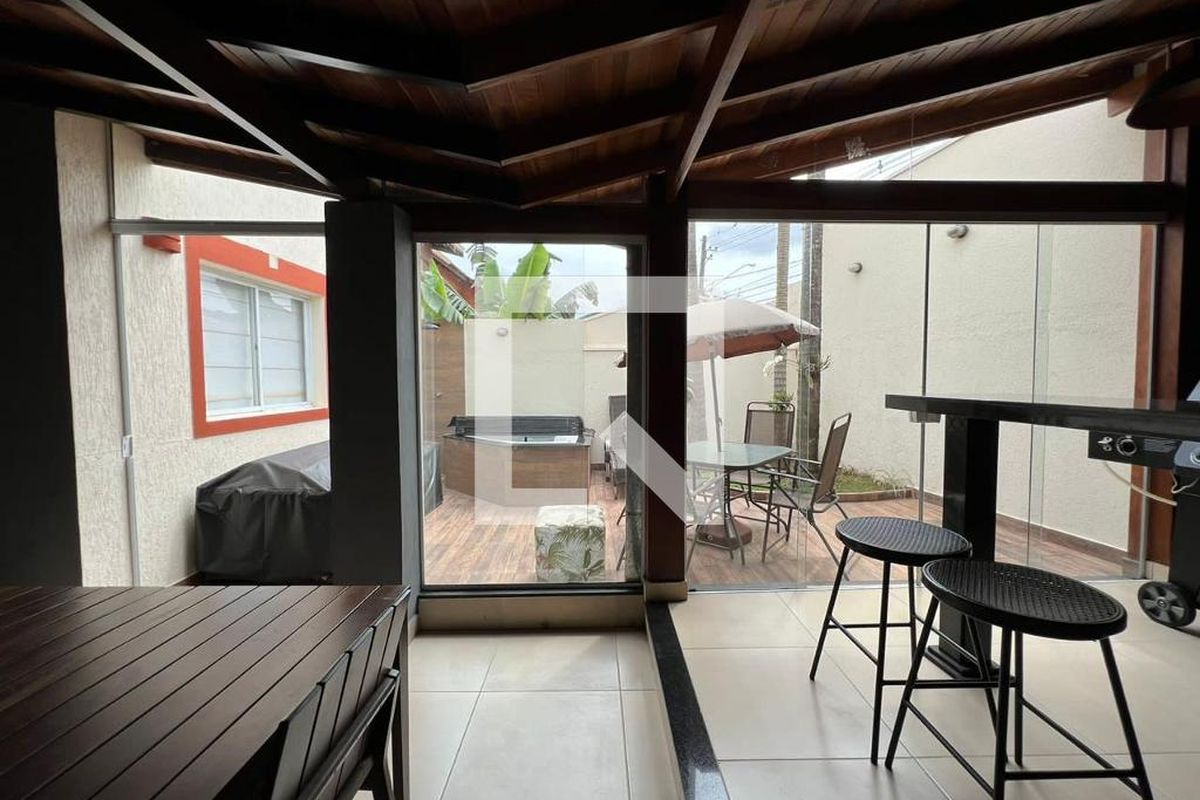 Casa à Venda - Fazenda Santa Cândida, 3 Quartos,  165 m2 em , Campinas - sp | SoloBR