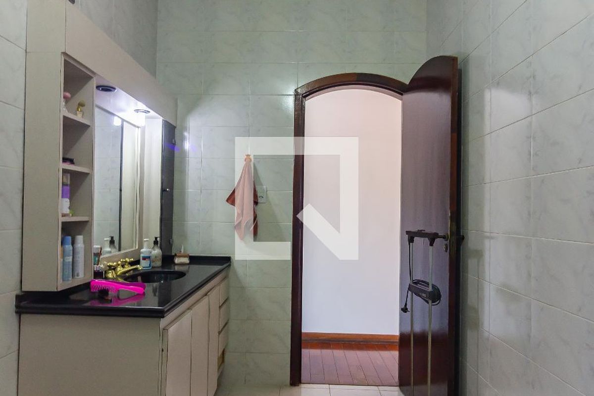 Casa, 3 quartos, 215 m² - Foto 24