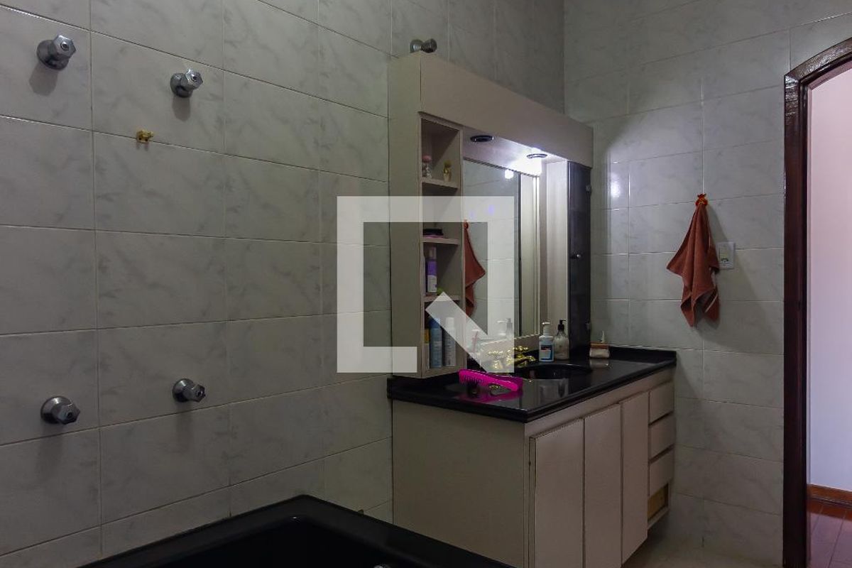 Casa, 3 quartos, 215 m² - Foto 23