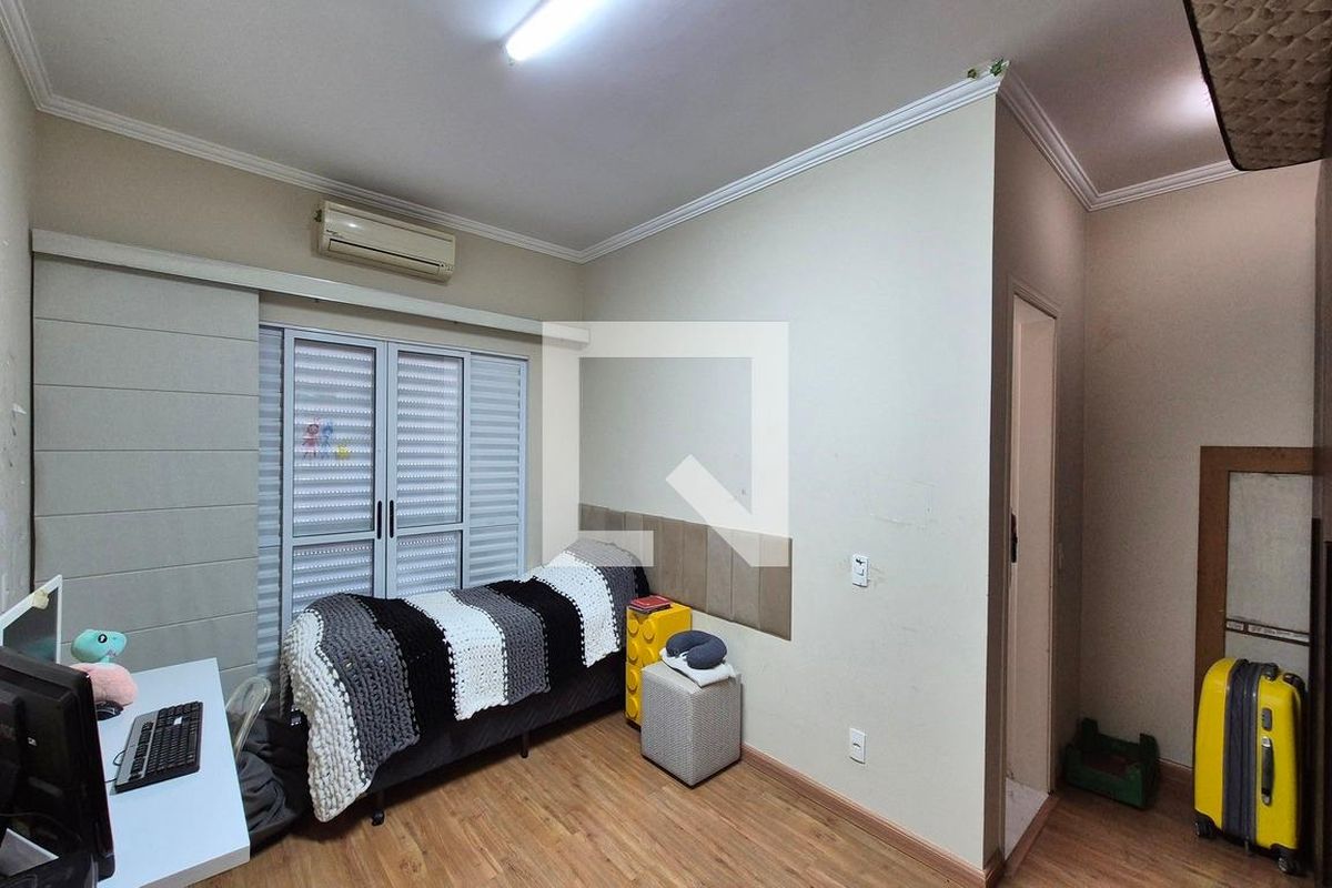 Casa à Venda - Swiss Park, 4 Quartos,  314 m2 em , Campinas - sp | SoloBR