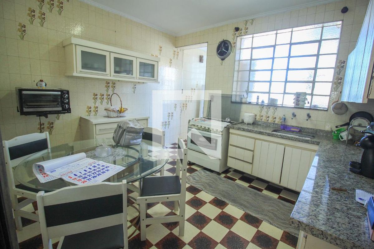 Casa, 2 quartos, 220 m² - Foto 35
