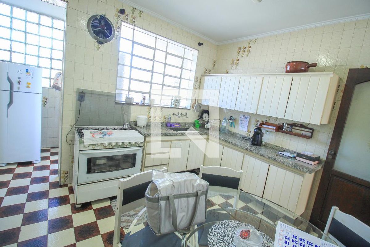 Casa, 2 quartos, 220 m² - Foto 36