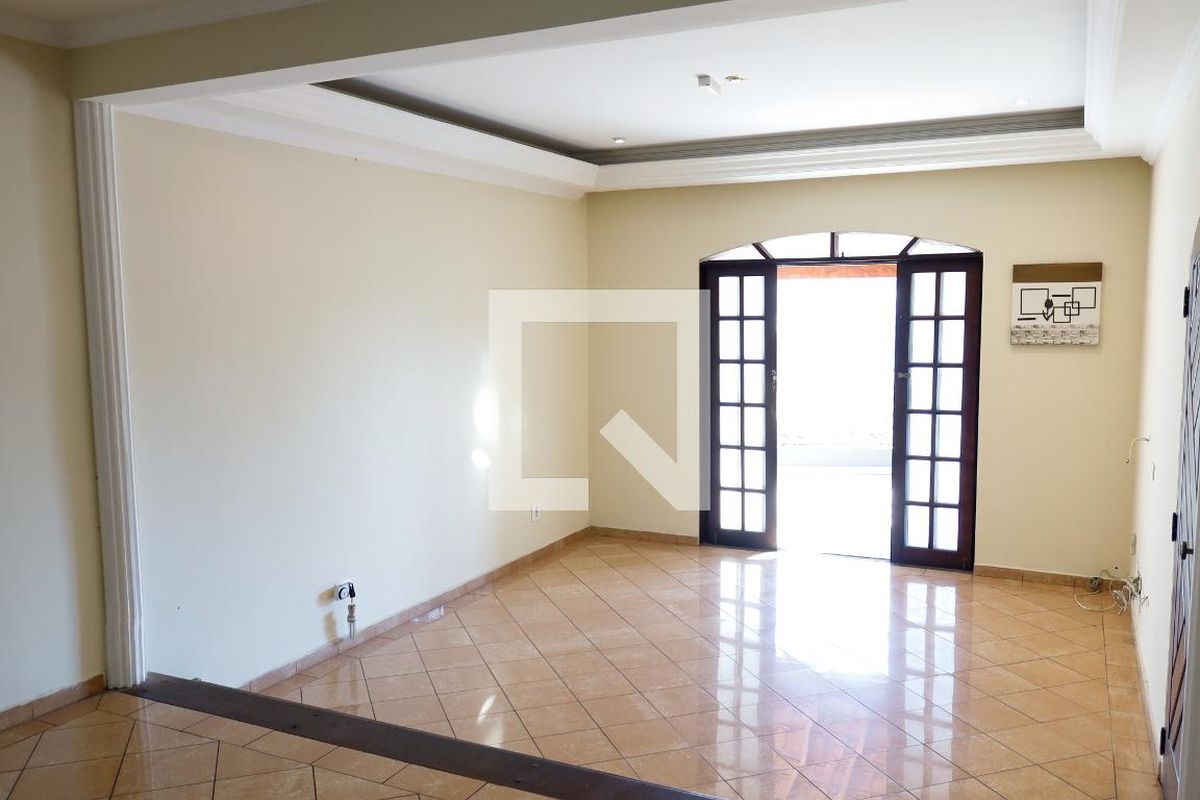 Casa, 3 quartos, 285 m² - Foto 3