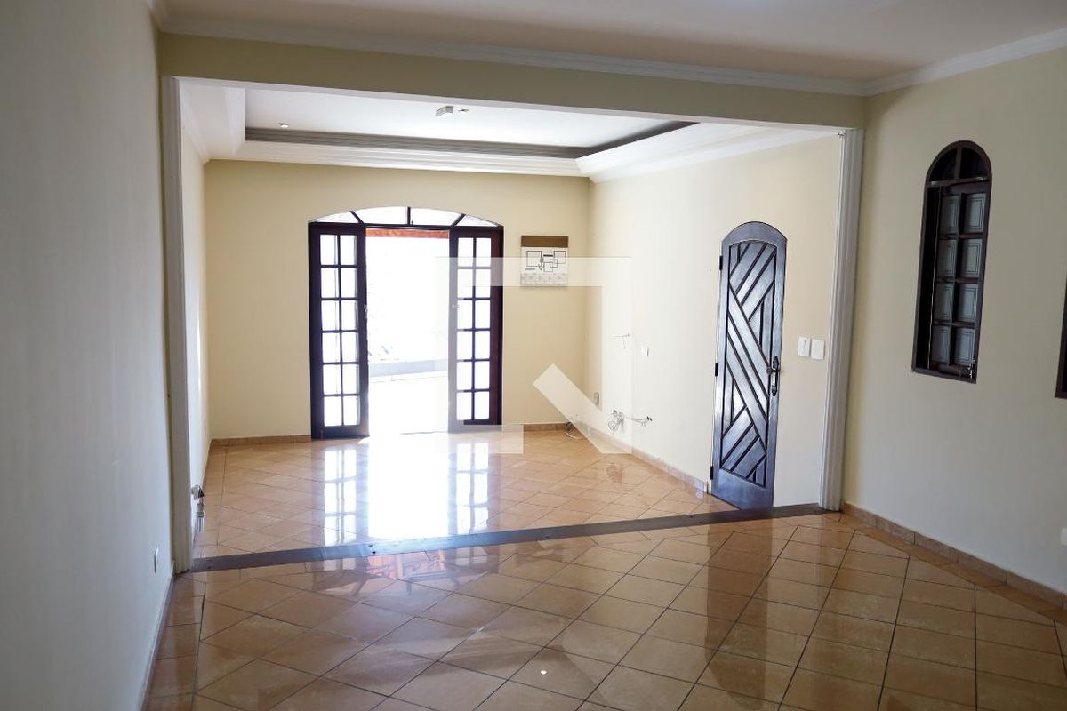 Casa, 3 quartos, 285 m² - Foto 1