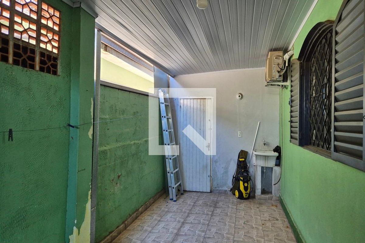 Casa à Venda - Jardim do Lago, 3 Quartos,  140 m2 em , Campinas - sp | SoloBR