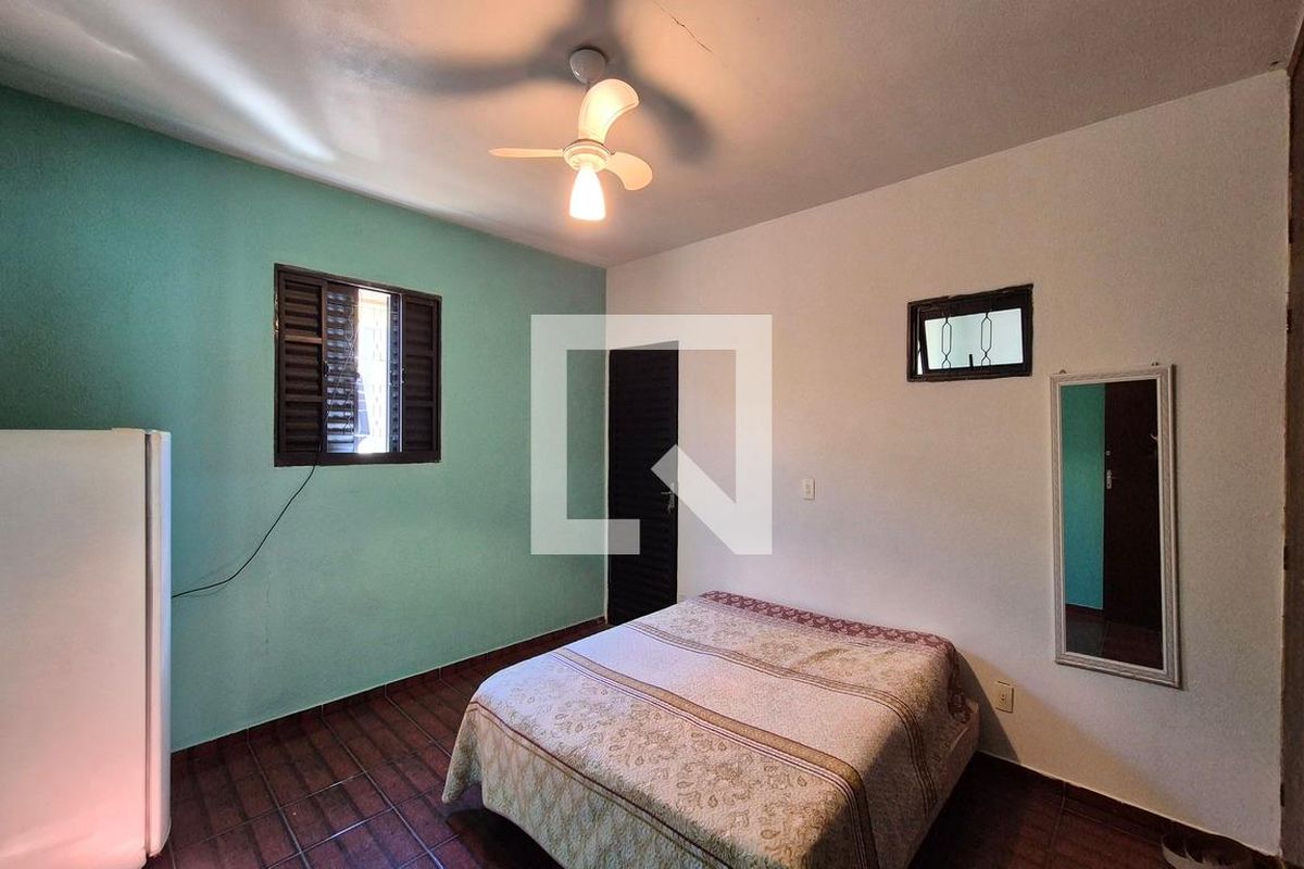 Casa à Venda - Jardim do Lago, 3 Quartos,  140 m2 em , Campinas - sp | SoloBR