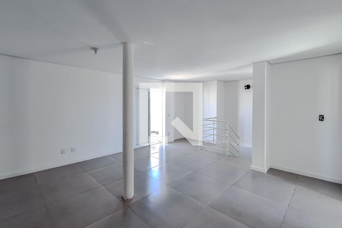 Cobertura, 3 quartos, 210 m² - Foto 3